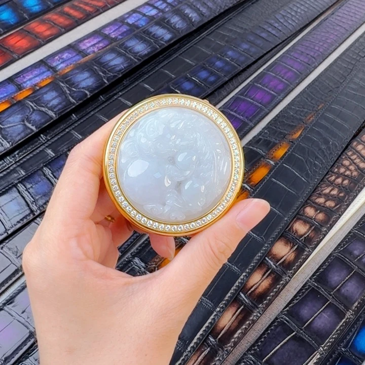 翡翠未镶嵌颈饰大**儿