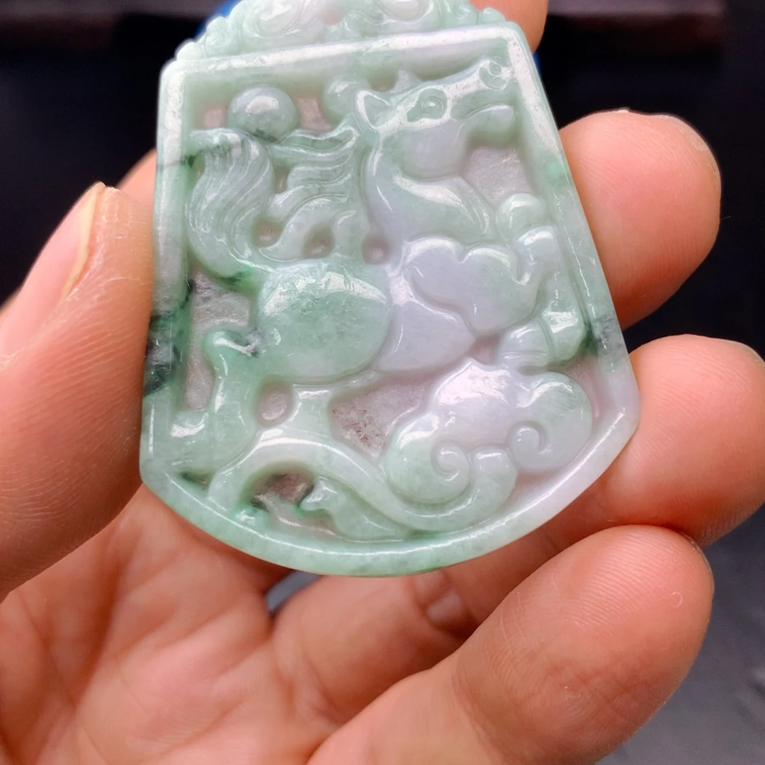 翡翠未镶嵌颈饰翡翠首饰和翡翠珠宝