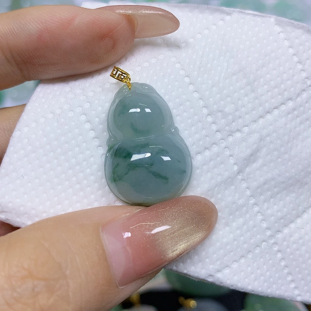 颈饰18K金镶嵌翡翠挂件