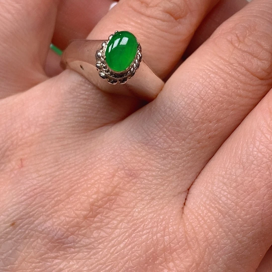 翡翠戒指未镶嵌翡翠蛋面