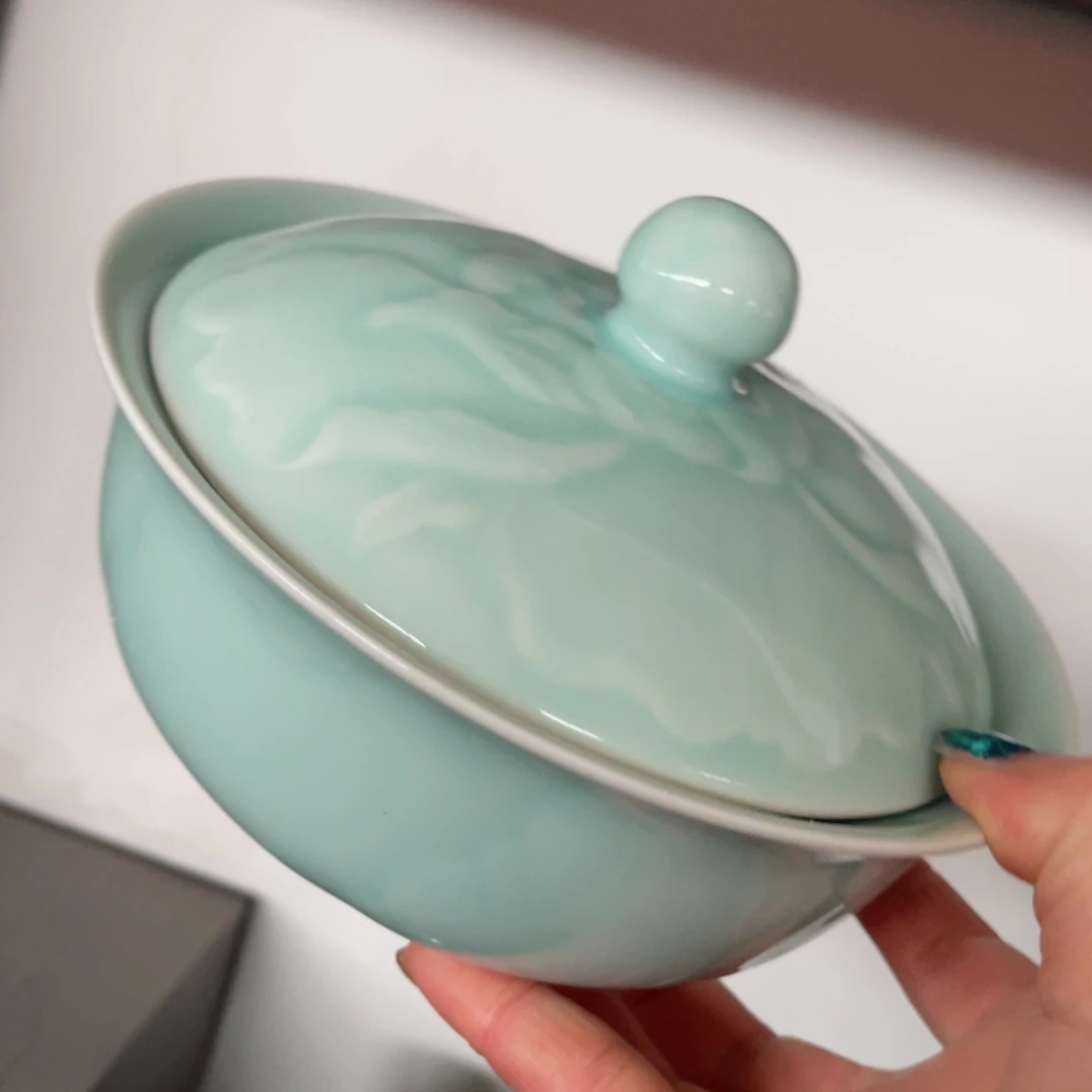 瓷片哈哈哈哈给哈哈哈哈