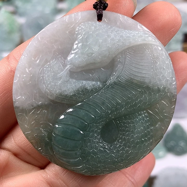 颈饰未镶嵌翡翠蛇牌福利有一条颜色线福利