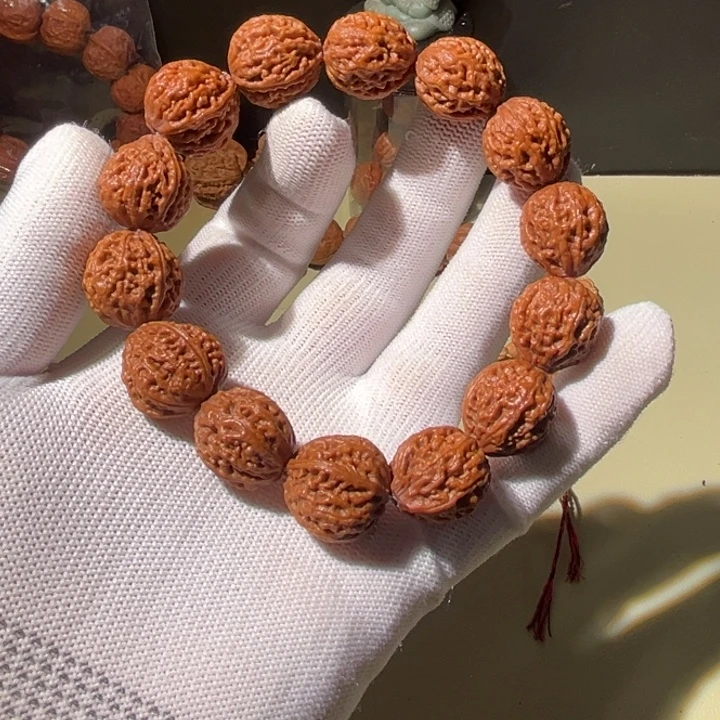 文玩核桃手串…………35
