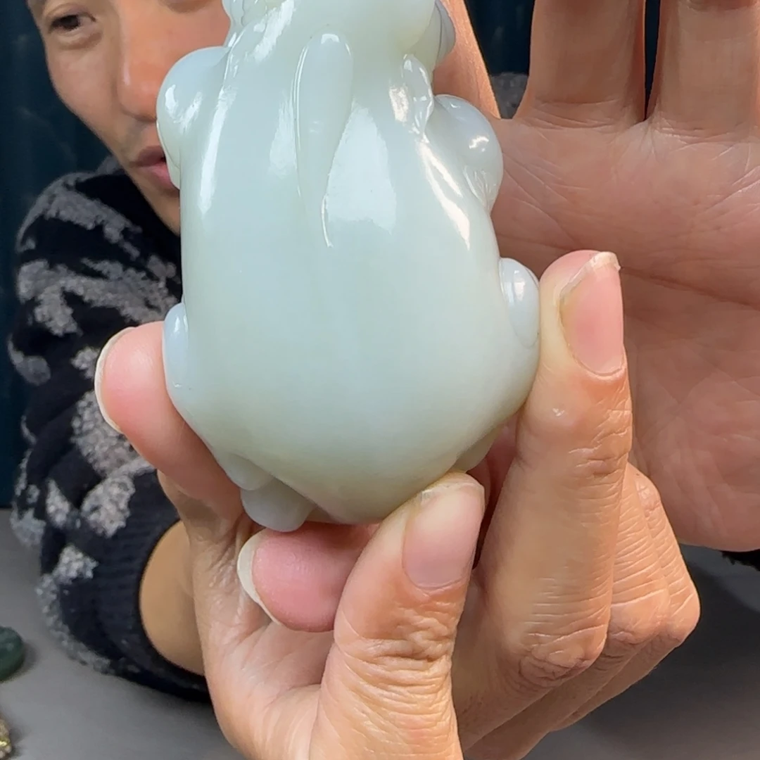 和田玉未镶嵌把件