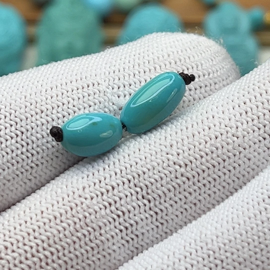 绿松石未镶嵌颈饰