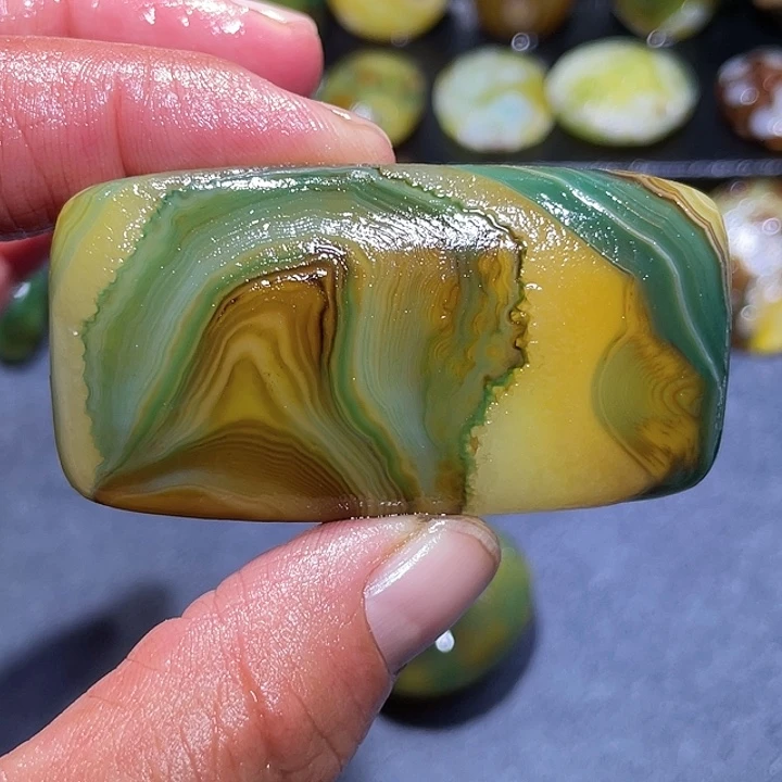 玛瑙/玉髓未镶嵌珠宝奇石