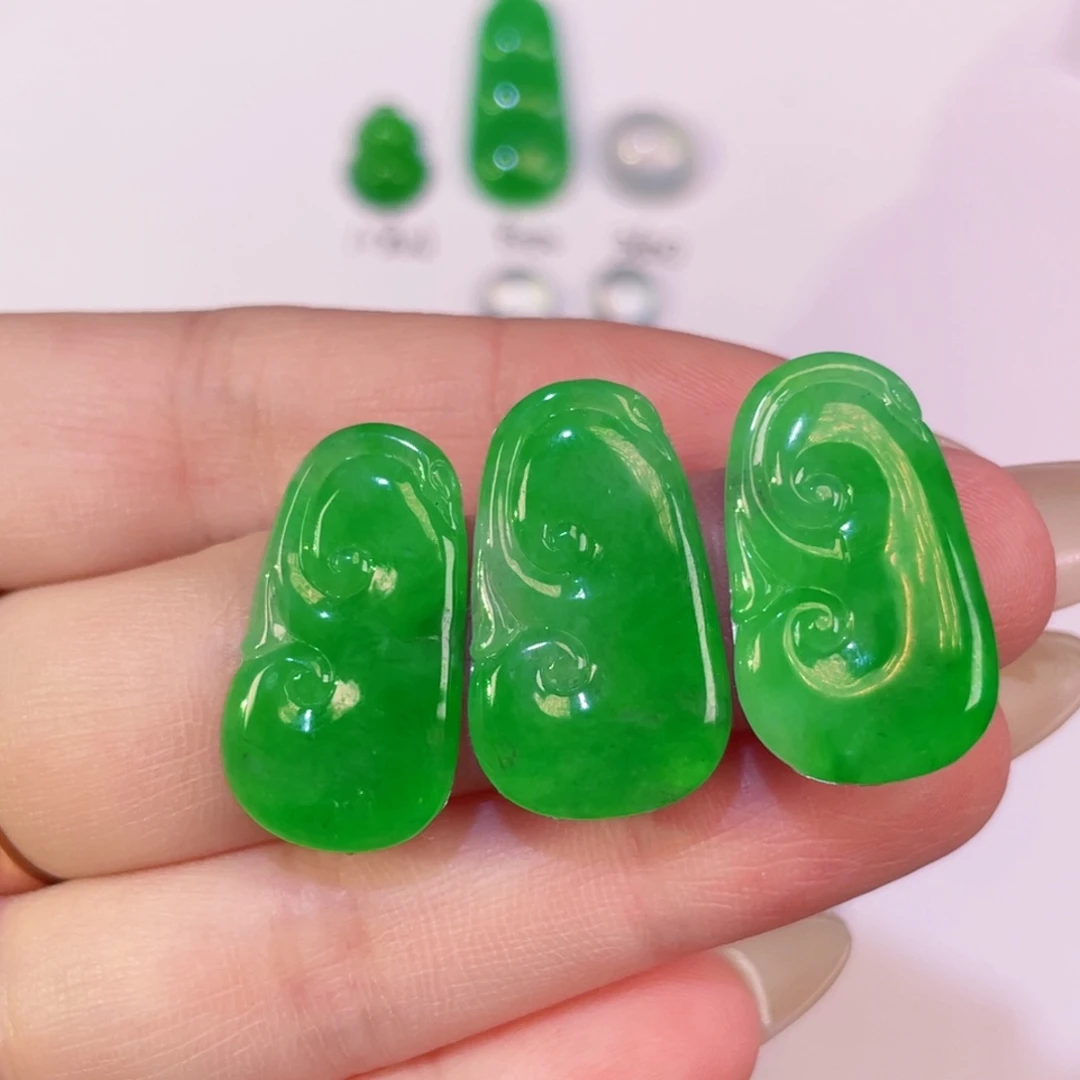 翡翠未镶嵌颈饰裸石