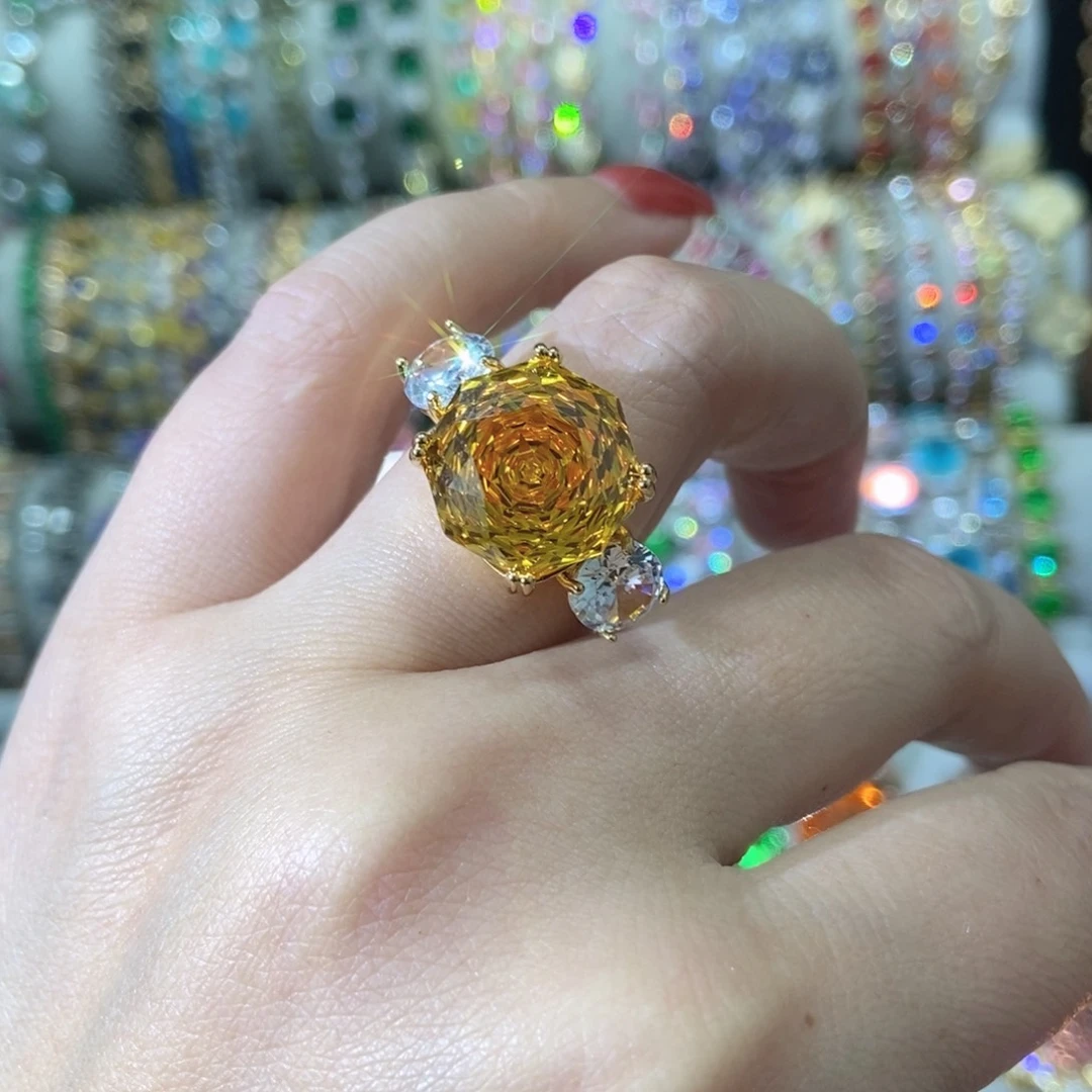 9锆石（处理）戒指