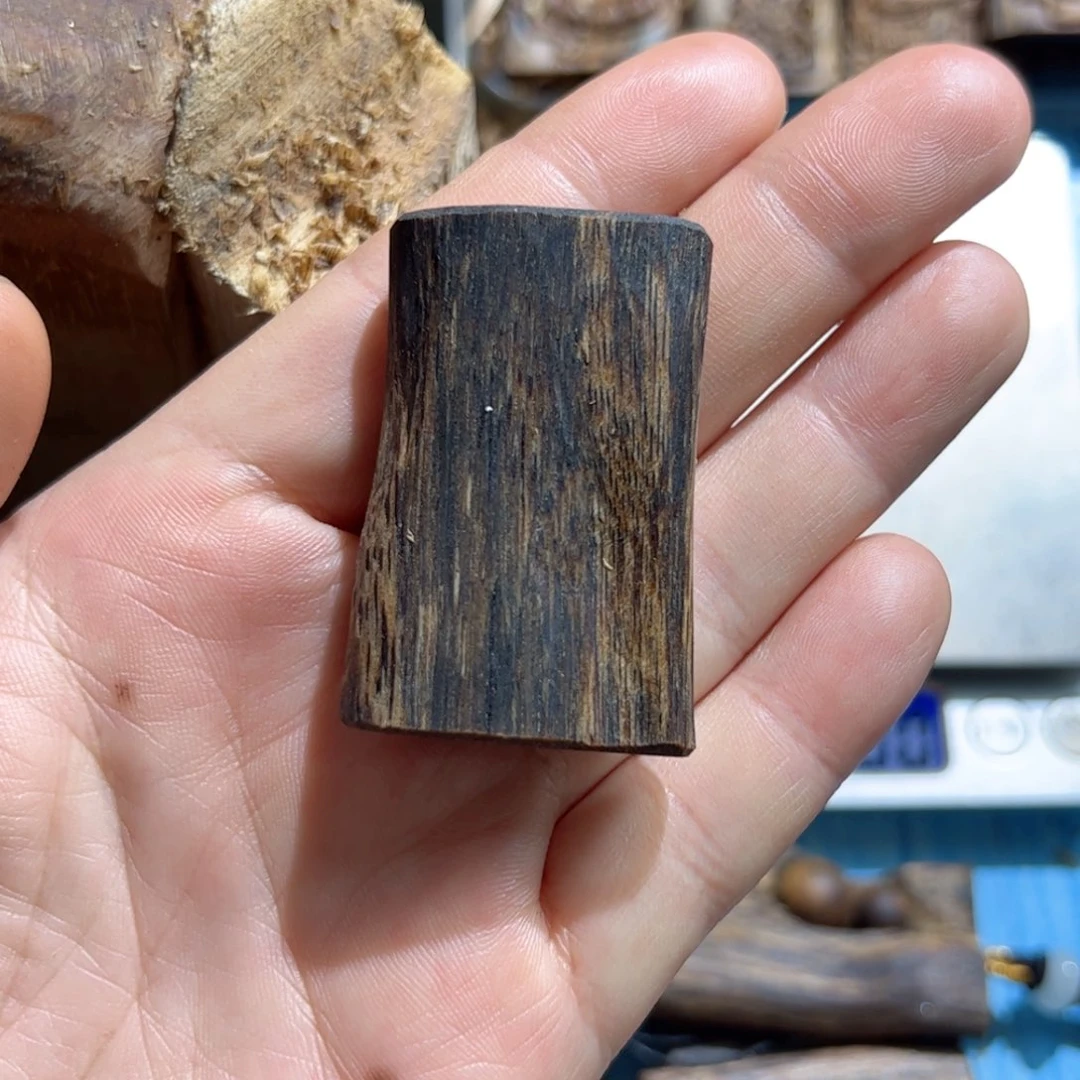 沉香吊坠我***看黑棋素牌14.6克