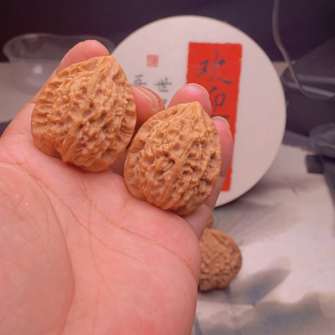 啊***这文玩核桃吊坠十三陵