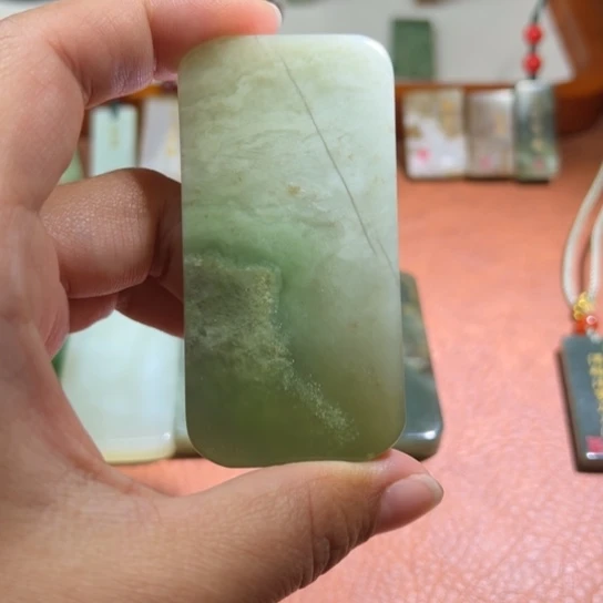 和田玉（糖玉）未镶嵌颈饰