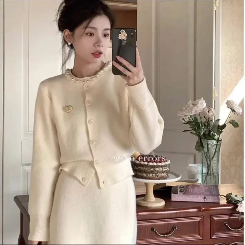 高级感针织套装女装秋冬重工珍珠领显瘦减龄毛衣高腰半身裙两件套