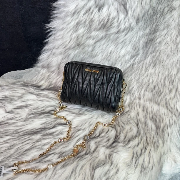 95新 MIU MIU/缪缪 黑金缪缪链条单肩斜挎包