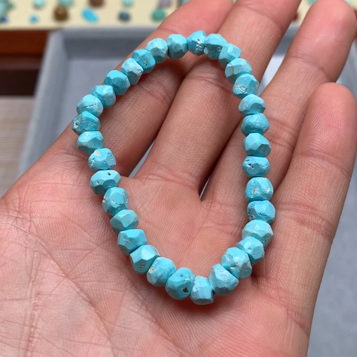 绿松石配饰未镶嵌