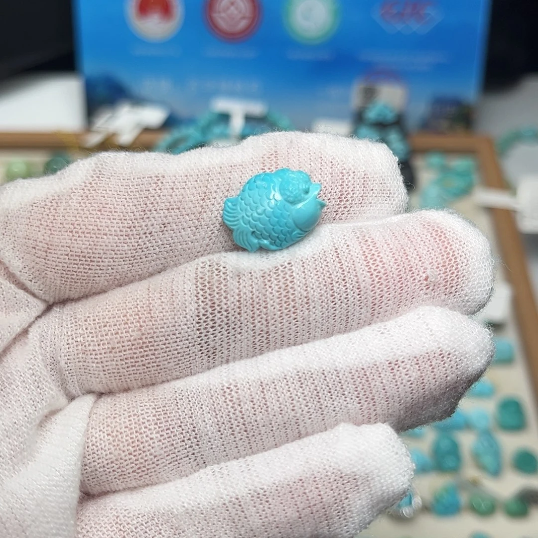 峰***下绿松石未镶嵌珠宝半成品