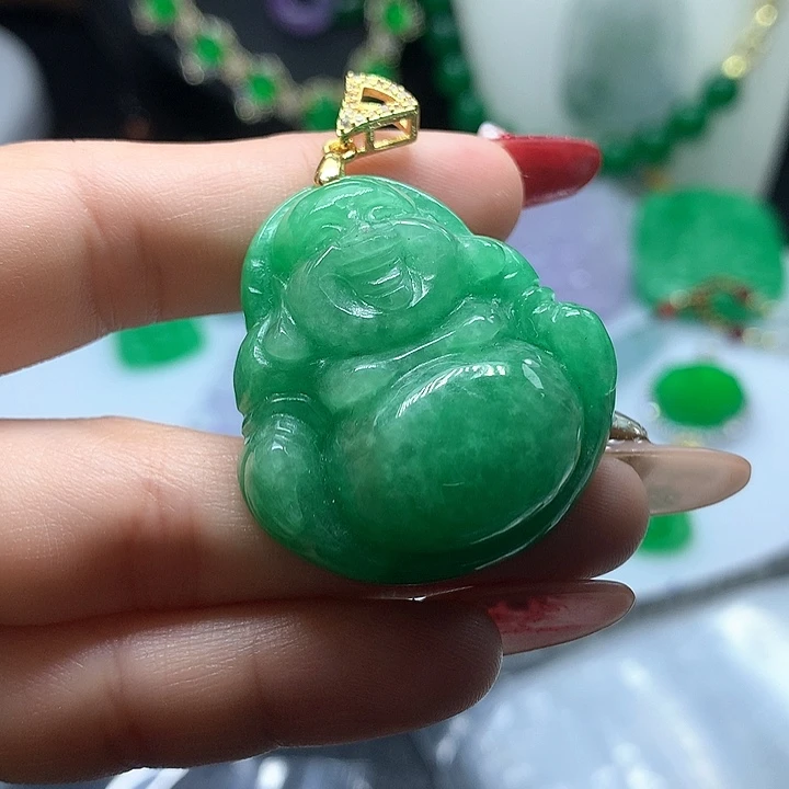 翡翠吊坠(赠链)未镶嵌