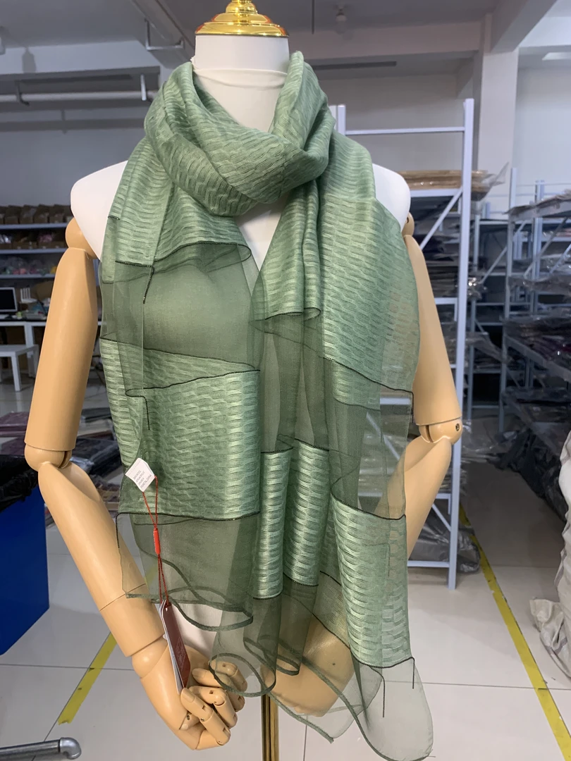 C129 淡绿色链  桑蚕丝丝羊毛围巾时尚 百搭围巾 70*190 C