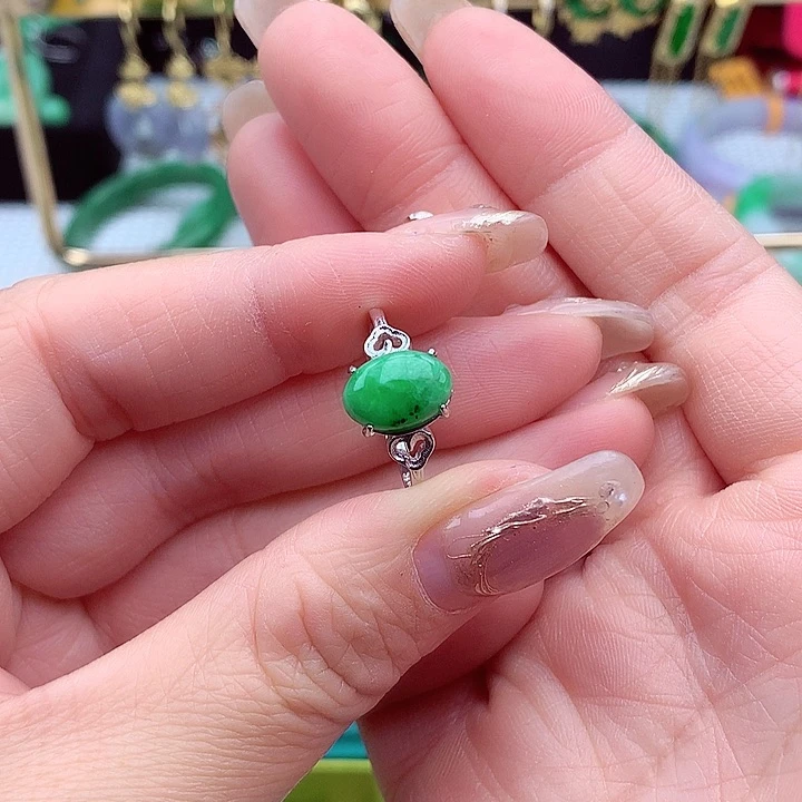 翡翠颈饰银S925镶嵌翡翠