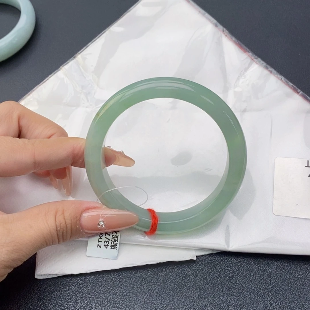 翡翠手镯未镶嵌57冰晴