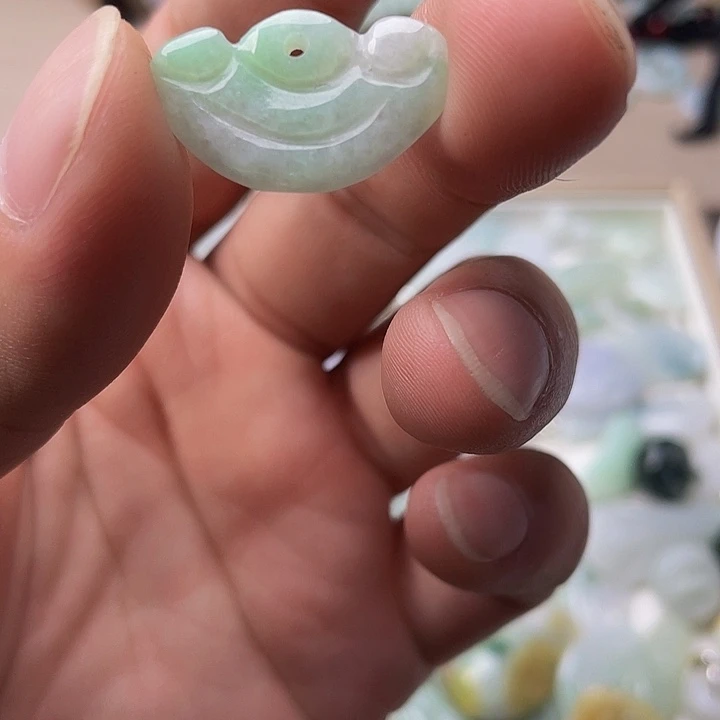 翡翠未镶嵌挂件翡翠