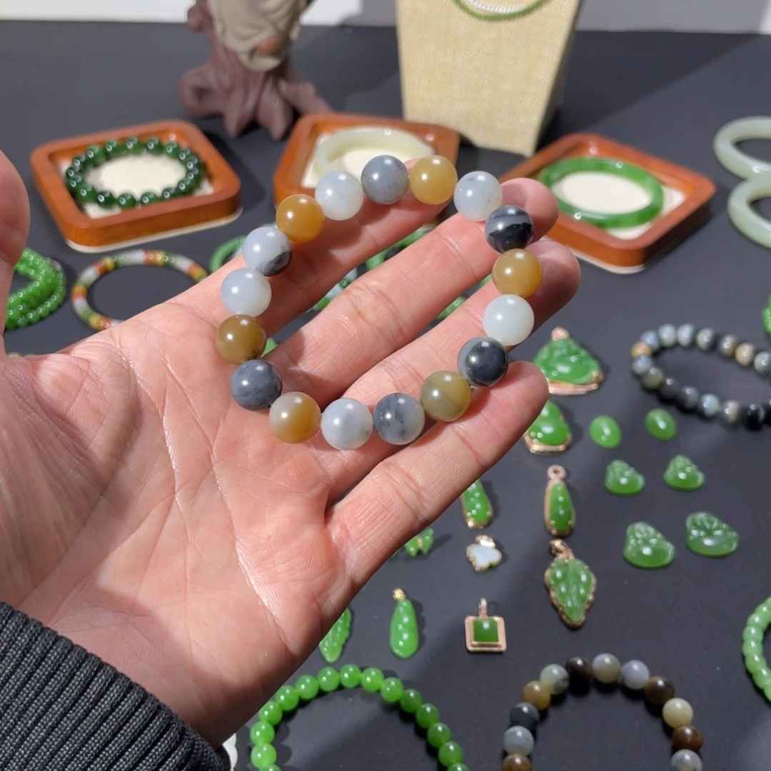 和田玉颈饰未镶嵌