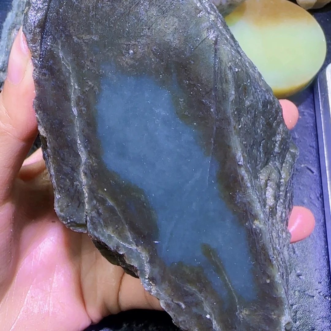 和田玉未镶嵌珠宝半成品