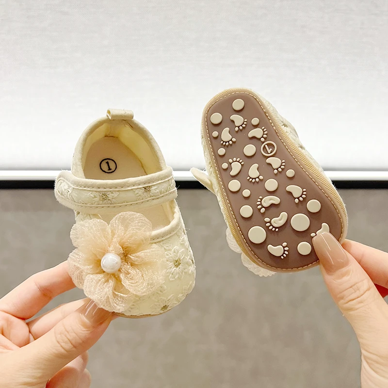 25年新款婴儿宝宝蕾丝花朵公主鞋0-1岁学步新生儿百天周岁不掉鞋