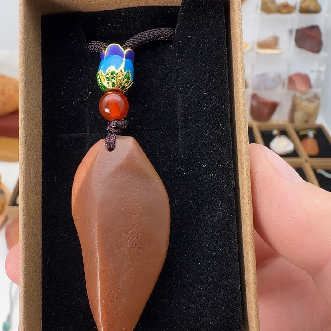 玛瑙/玉髓未镶嵌吊坠(赠链)