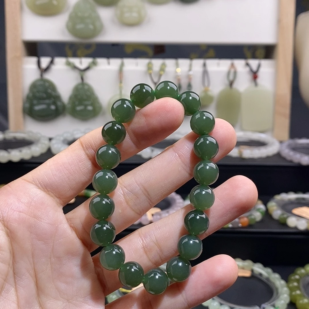 自***我和田玉未镶嵌手串