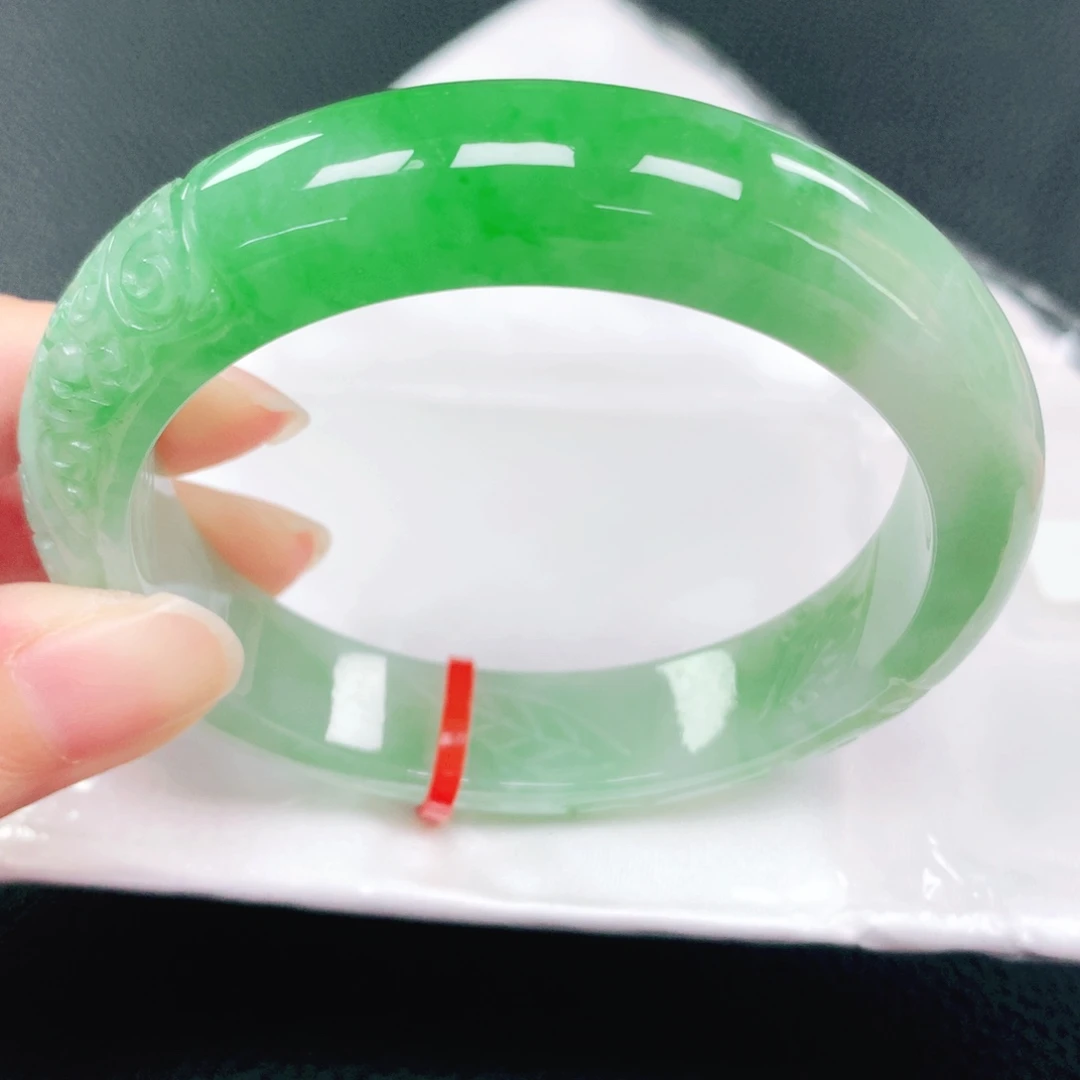 翡翠未镶嵌手镯57圈