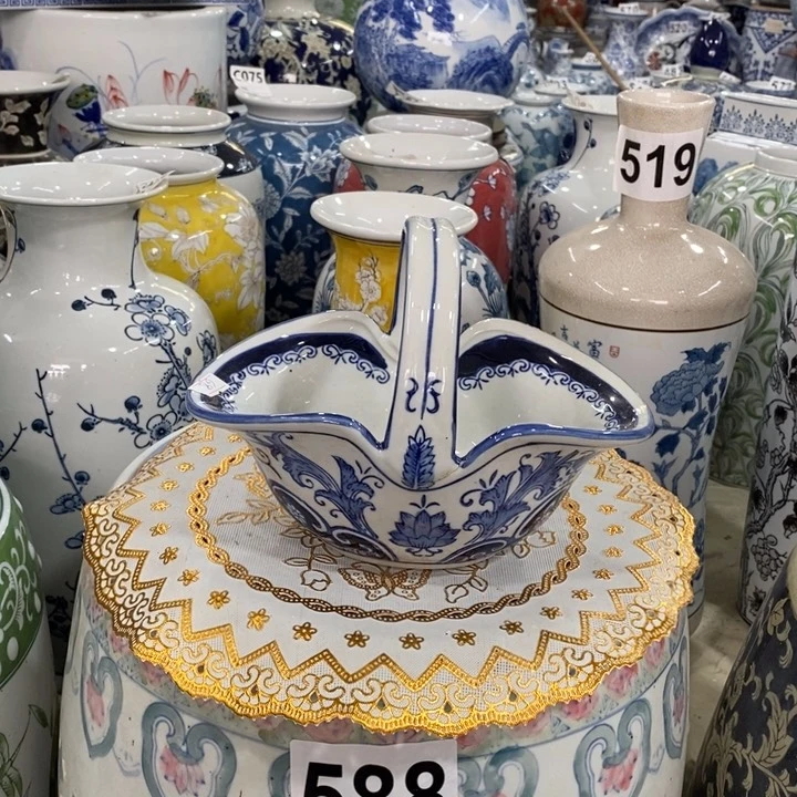 摆件手绘陶瓷手提花篮