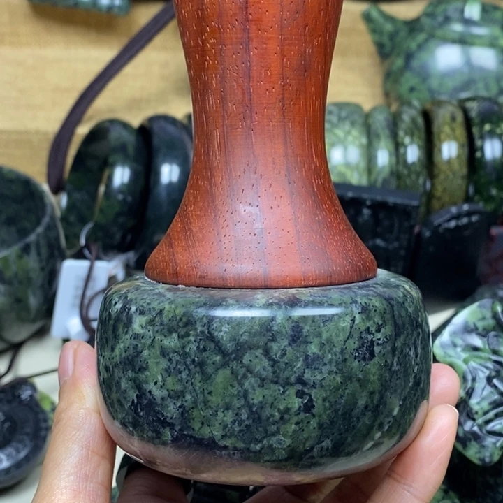 T***a蛇纹石玉未镶嵌项链温灸仪