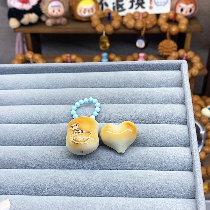 鹤***玺猴头核桃手串俩个配件 肥皂串起来