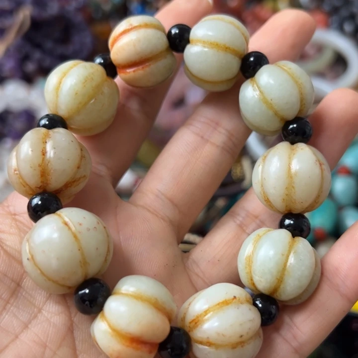 用***6和田玉（糖玉）未镶嵌颈饰