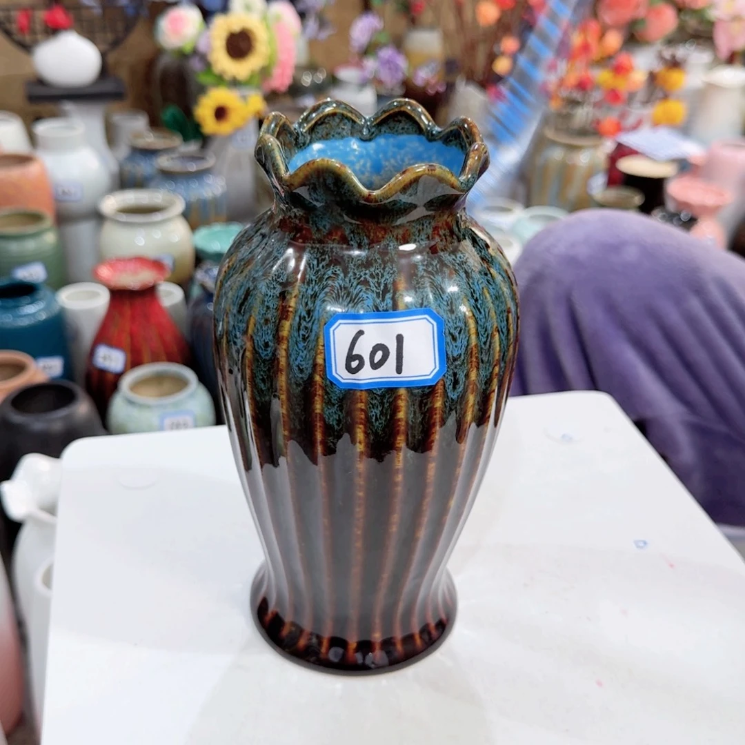 601号陶瓷高20厘米微瑕一个