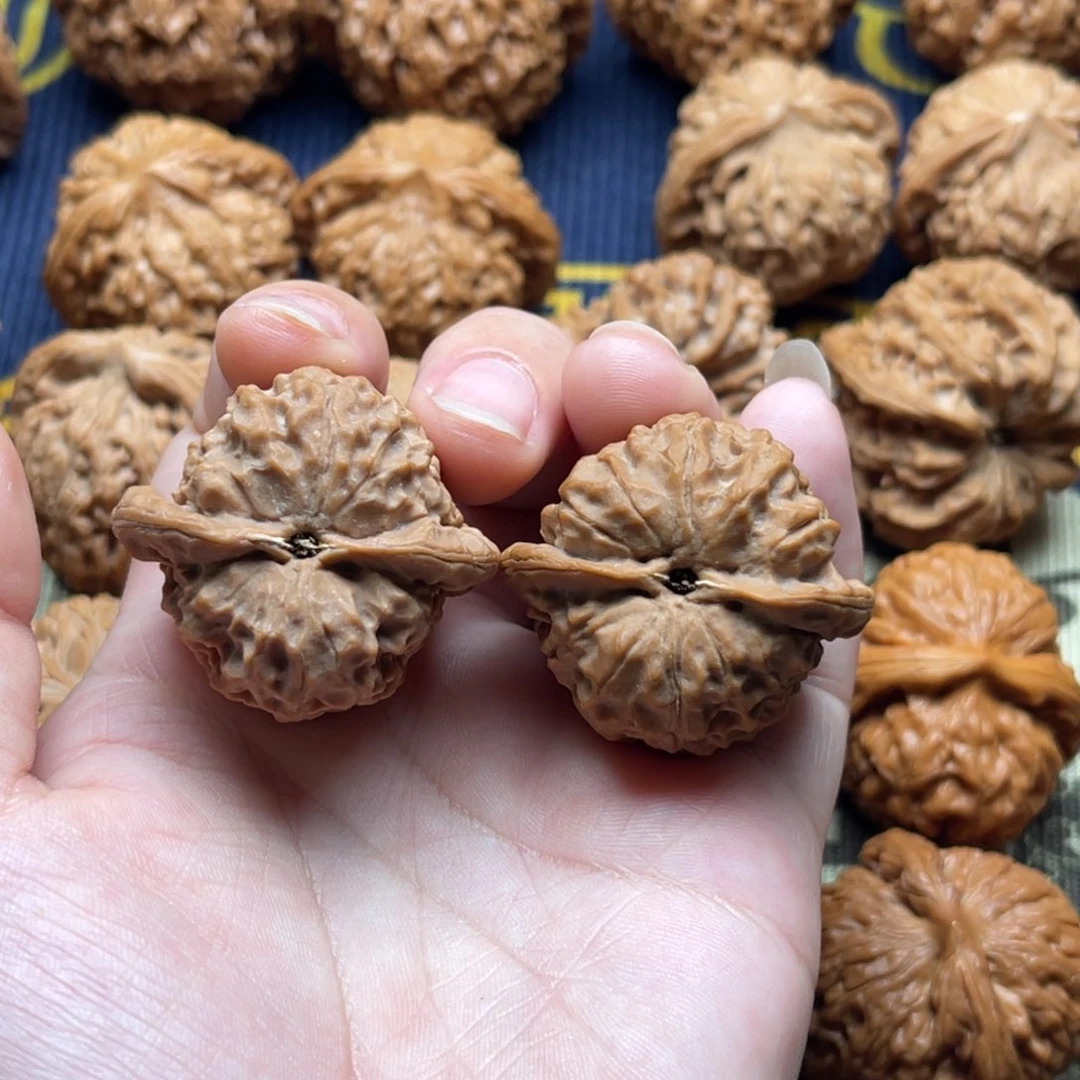 文玩核桃吊坠龙公子36