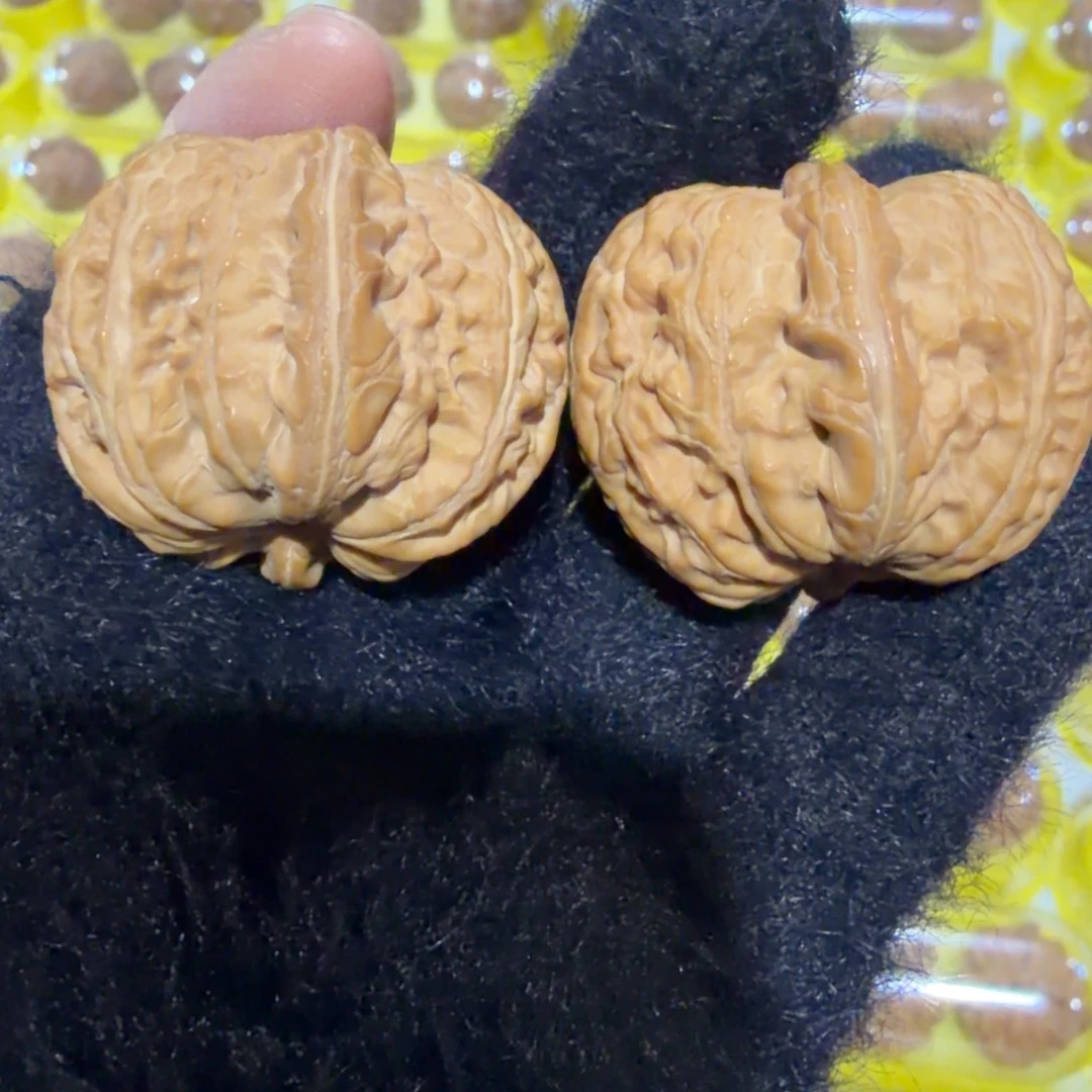 文玩核桃把件元宝