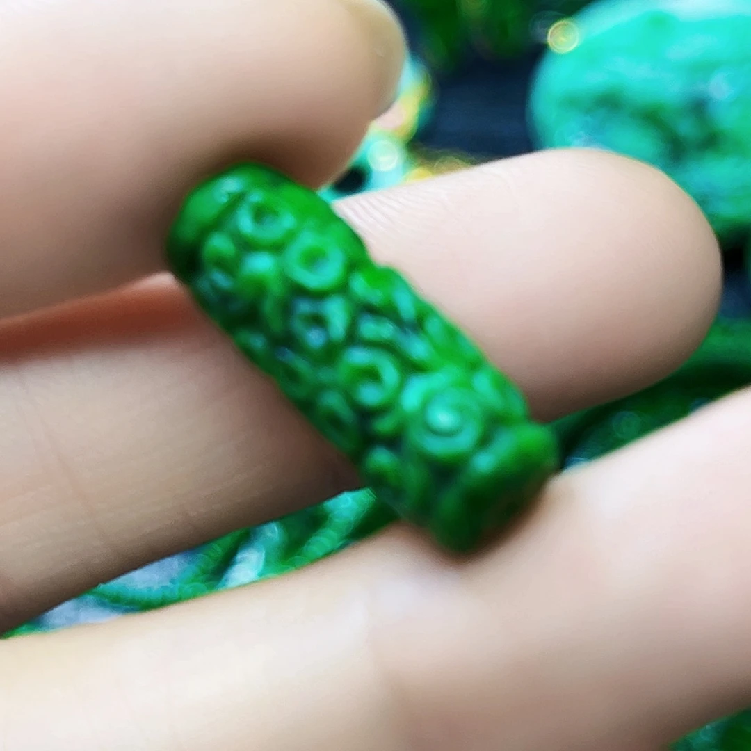 颈饰未镶嵌翡翠多样性