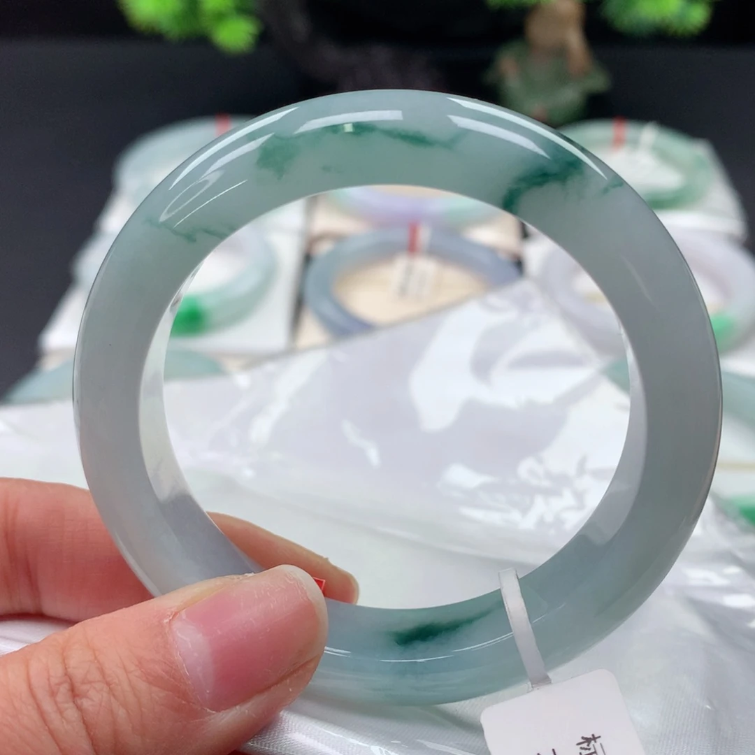 翡翠手镯未镶嵌52冰胶 飘花