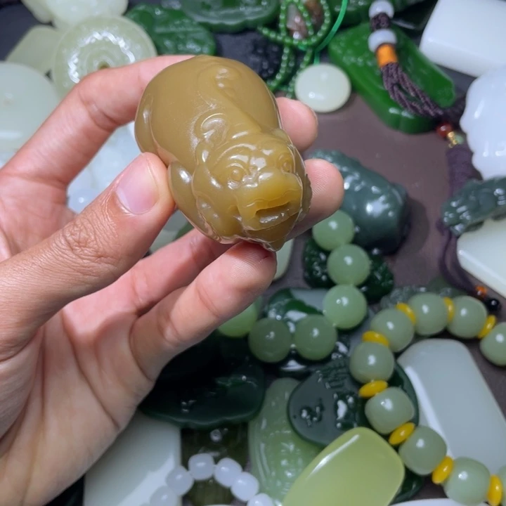 颈饰未镶嵌和田玉