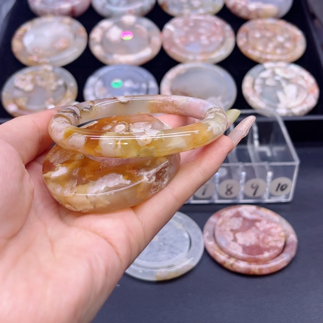 玛瑙/玉髓手镯未镶嵌60