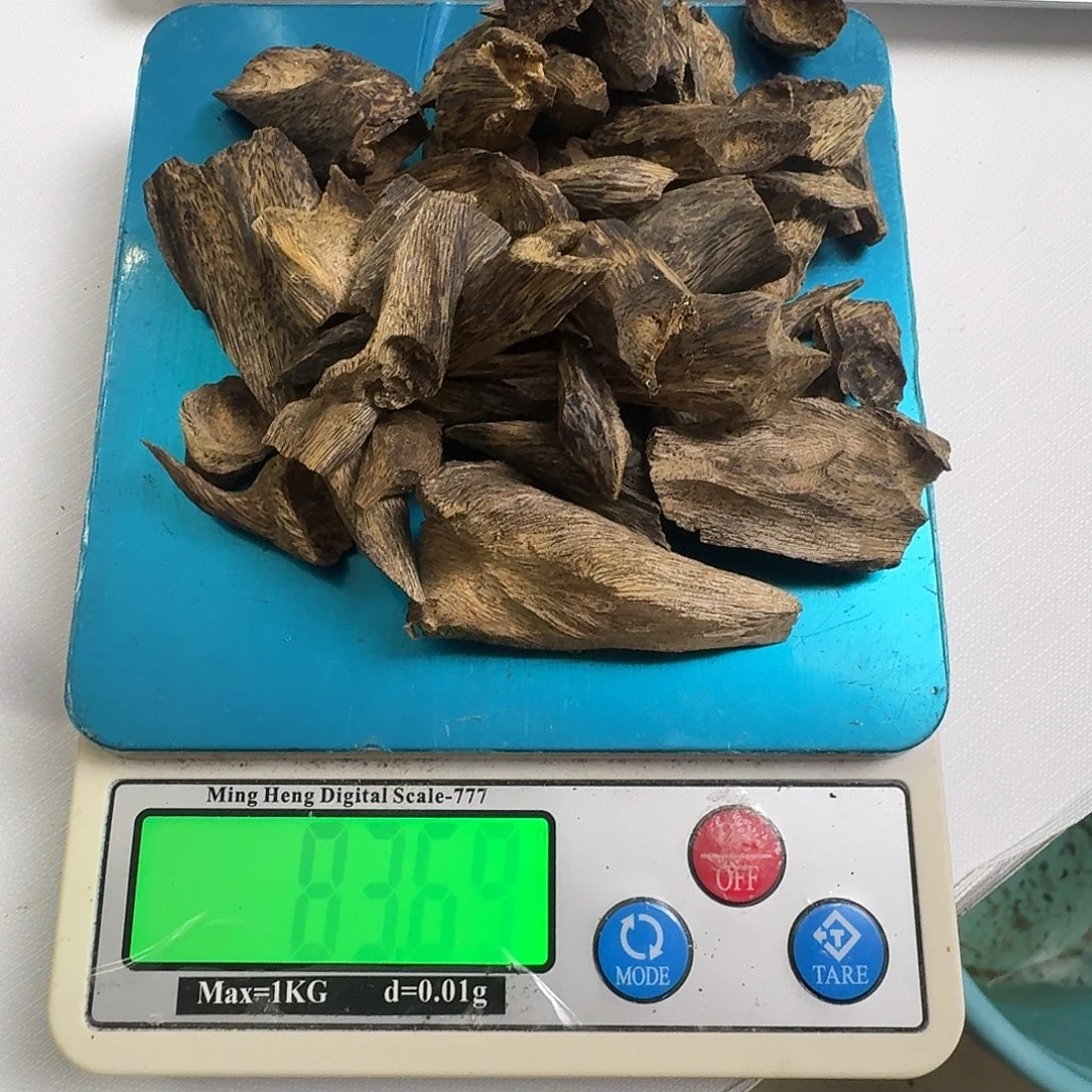 平***。沉香沉香碎屑沉香碎屑奇楠树丁