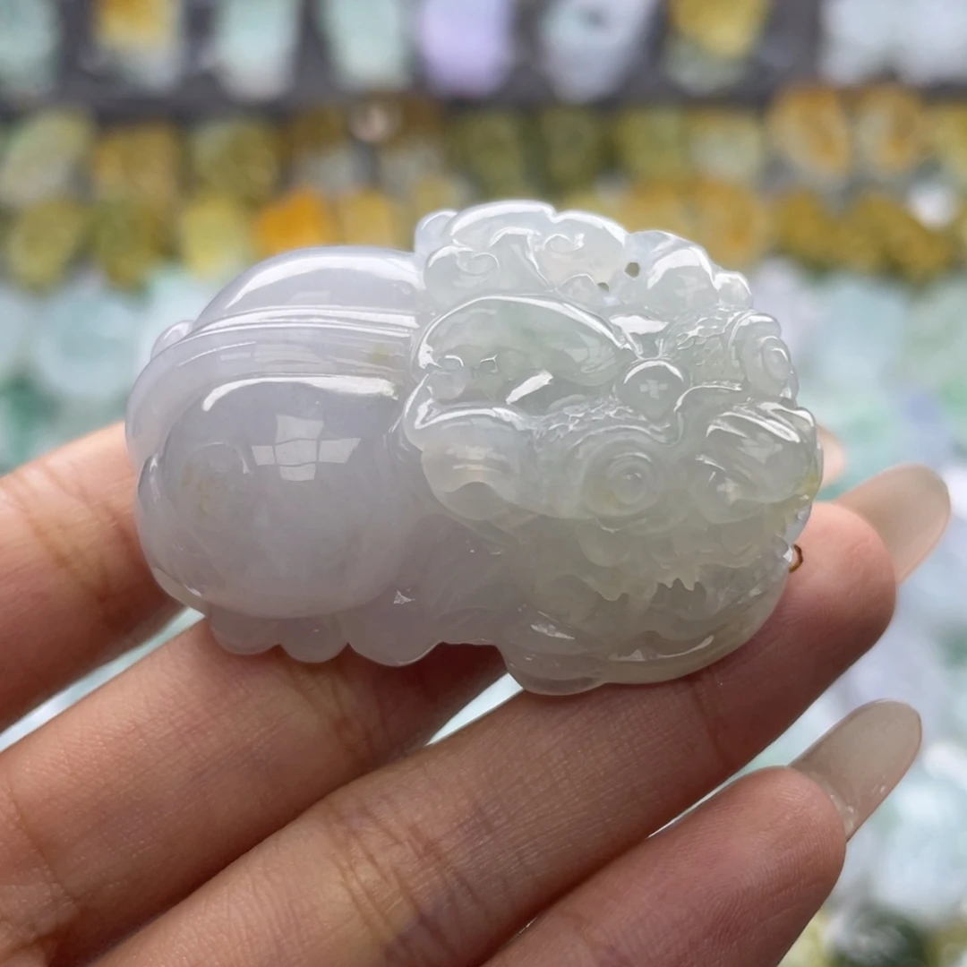 翡翠未镶嵌颈饰貔貅