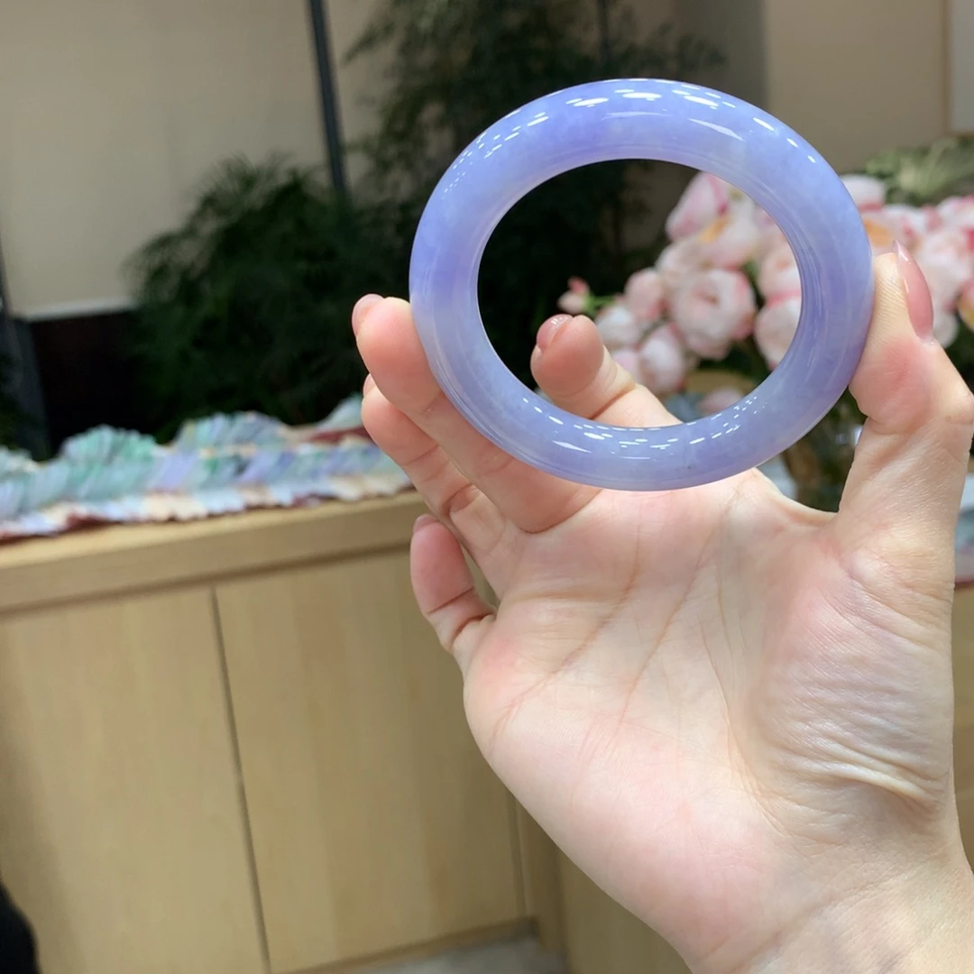 未镶嵌手镯翡翠年****?不退不换