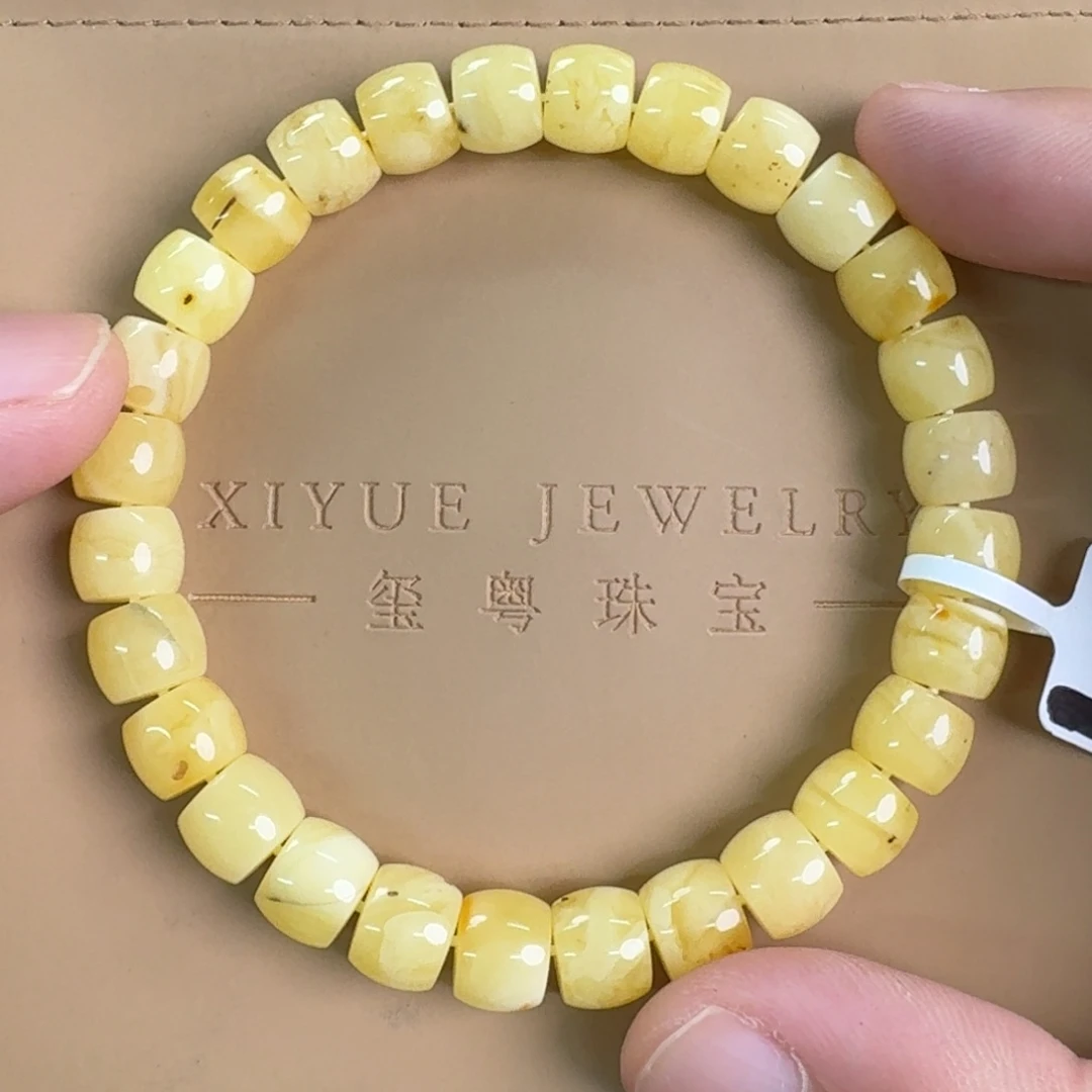琥珀未镶嵌裸石02400000000