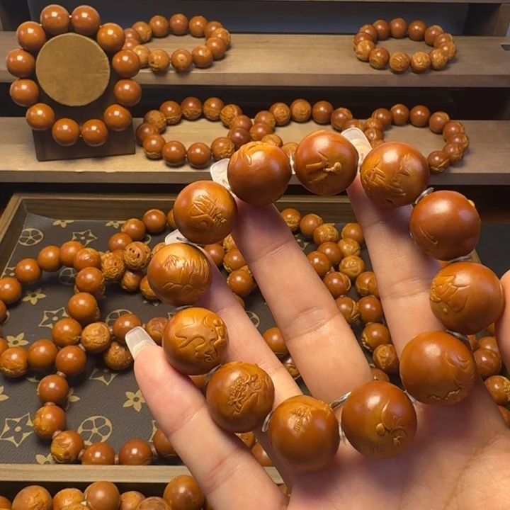 国***强手串橄榄核1.8+山水无相