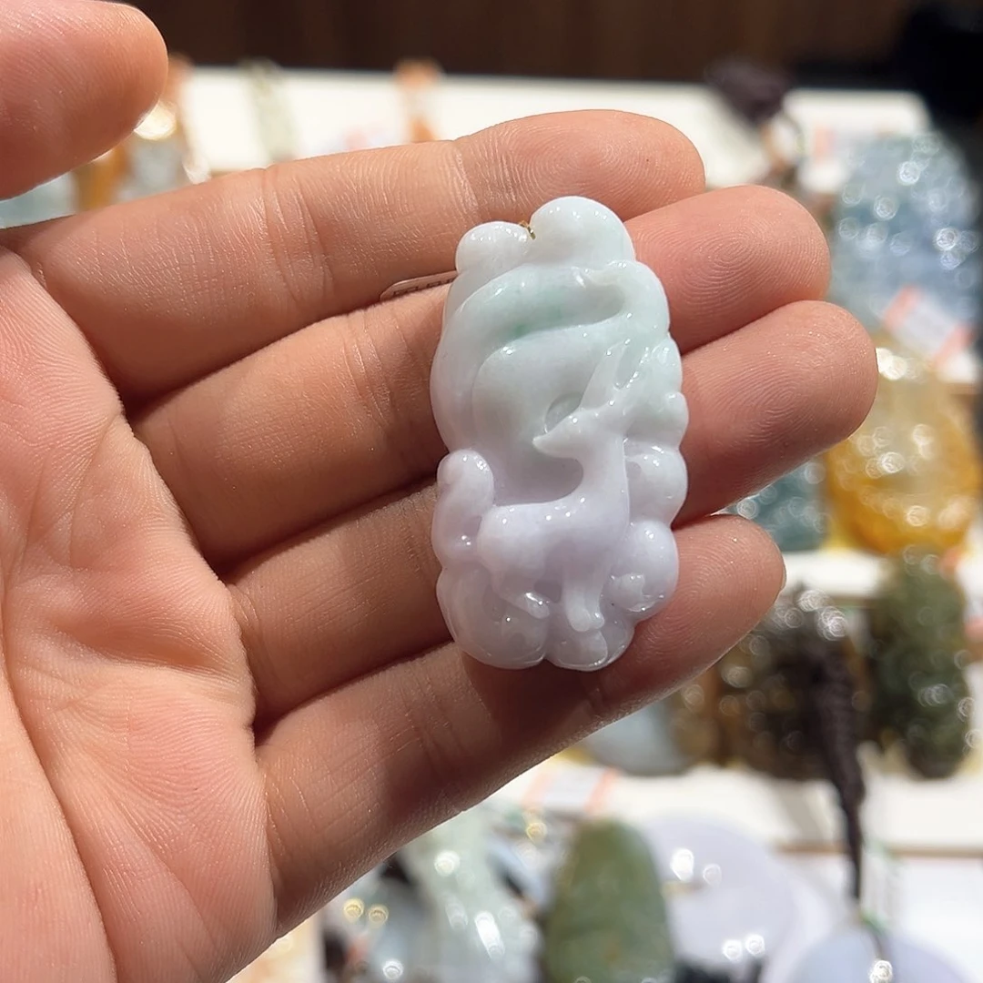 翡翠未镶嵌颈饰挂件