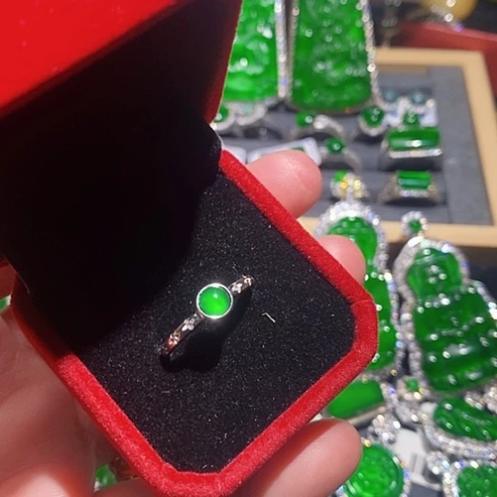 翡翠未镶嵌戒指戒指1