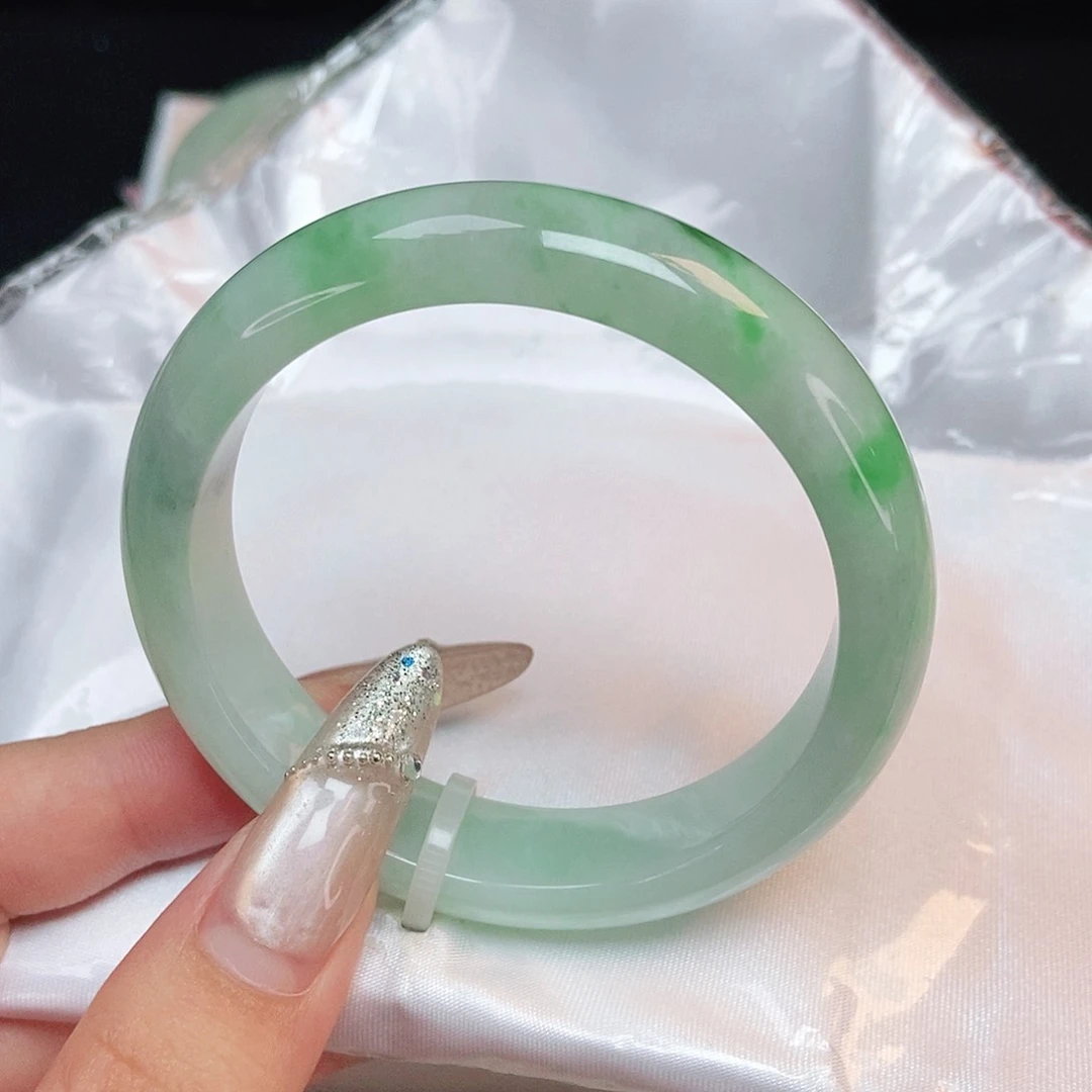 翡翠手镯未镶嵌正圈51.52