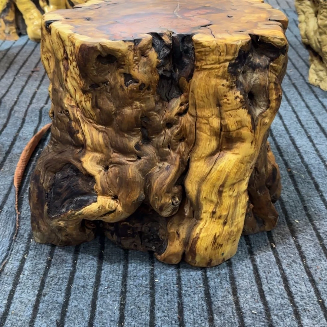 一***土龙纹鸡心枣木手工艺品